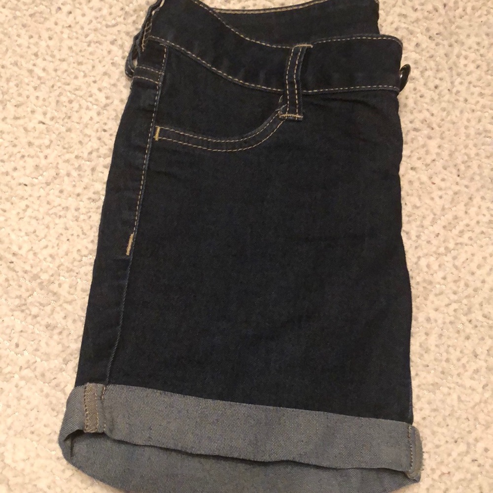 Shorts - Picture 3 of 3